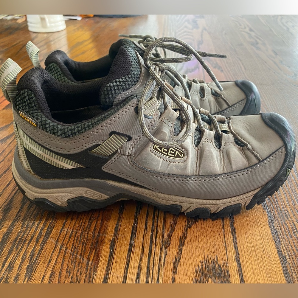 KEEN Targhee III Waterproof Hiking Shoes size 9 W , 39.5 EU